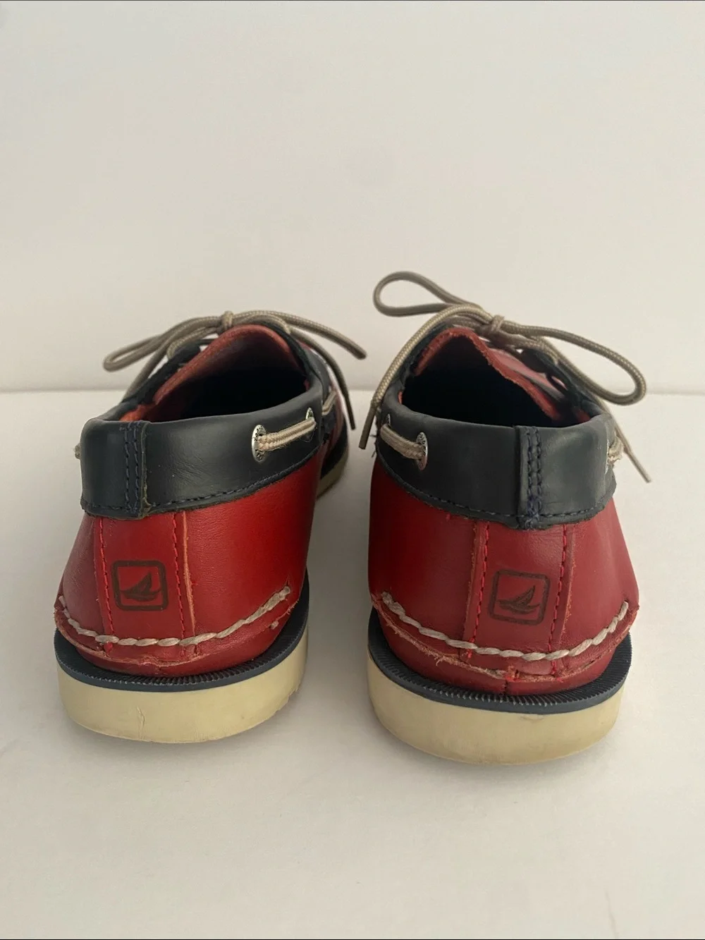 Sperry classic top